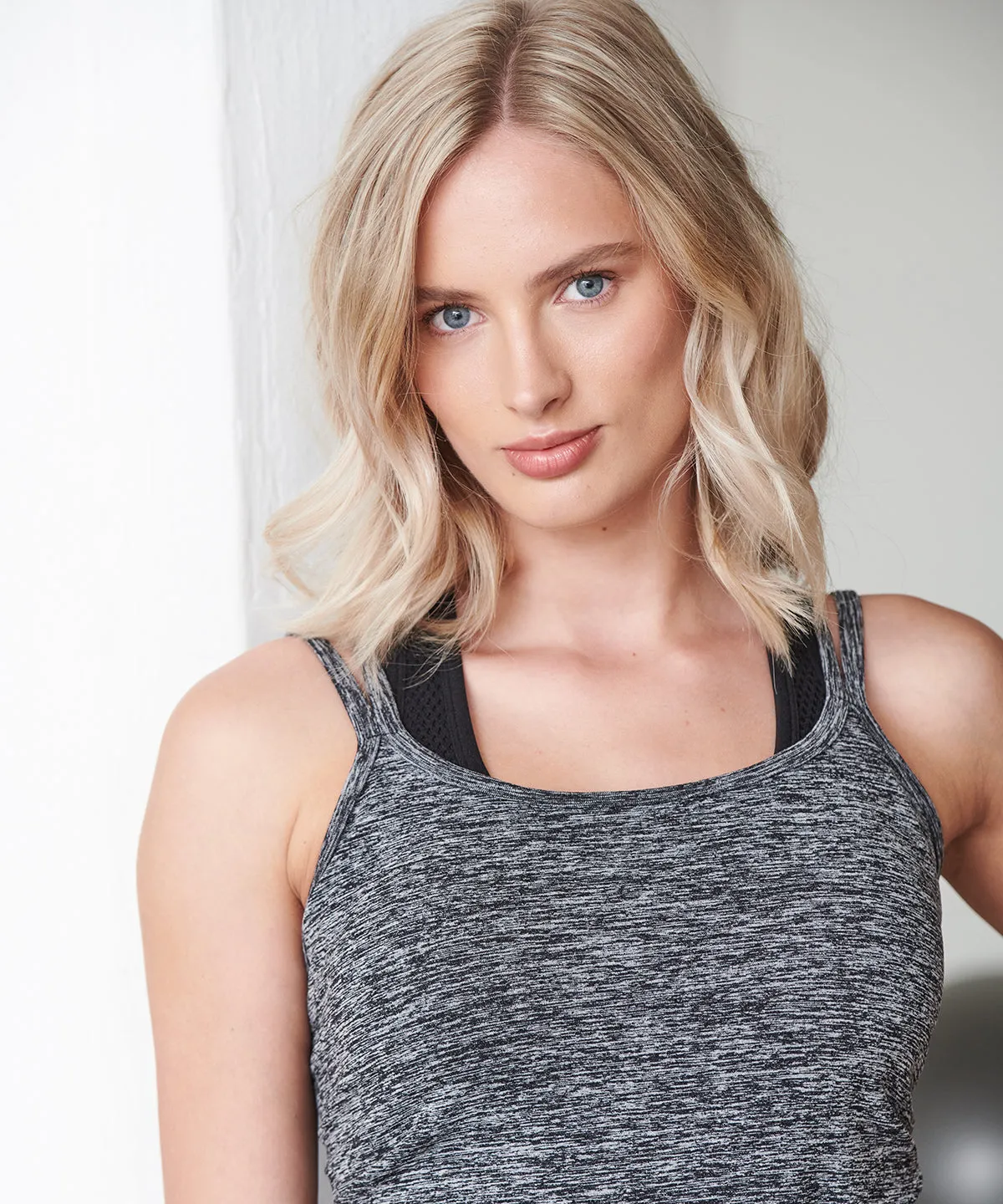 Women's seamless strappy vest